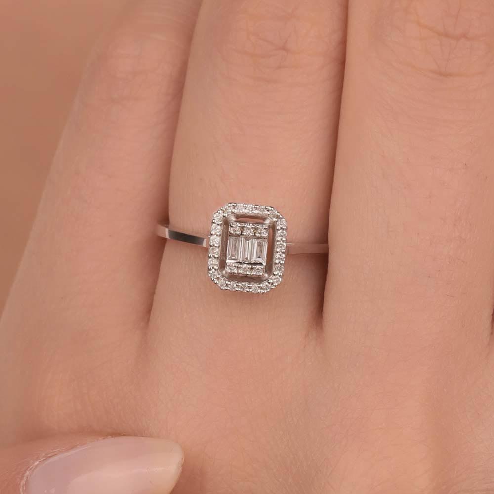 0.15 Karat Pırlanta Flora Baget Yüzük
