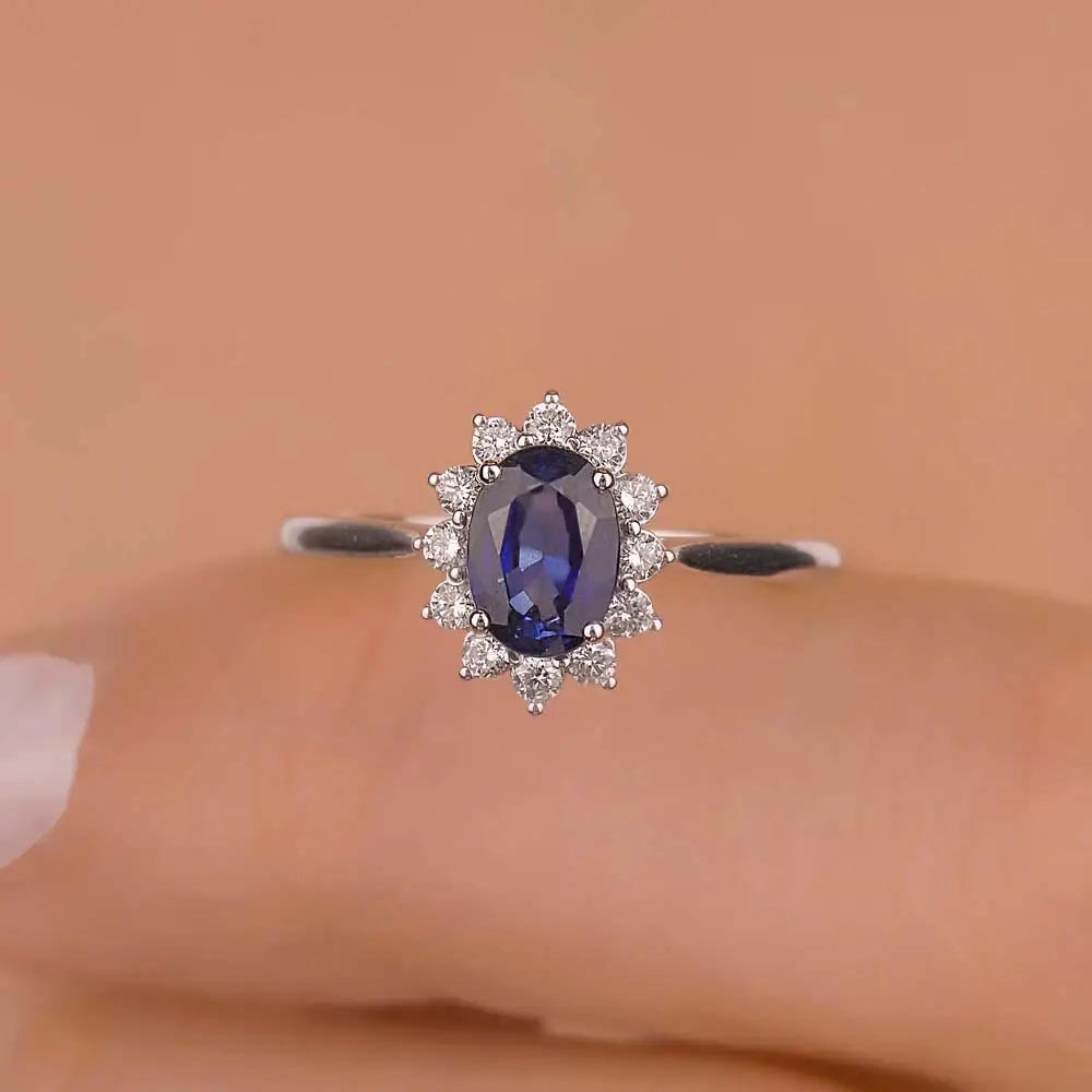 0,66 Karat Pırlanta Oval Royale Safir Yüzük