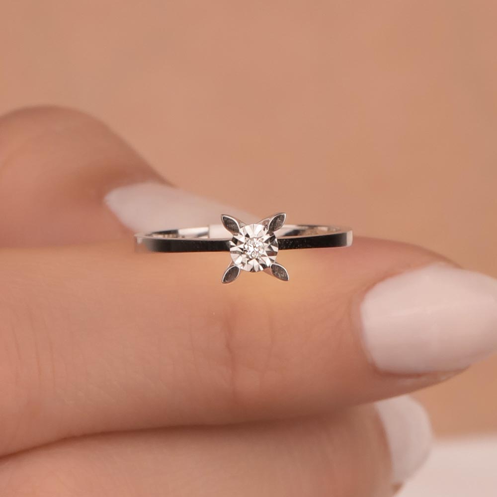 0,03 Karat Pırlanta Kalem İşlemeli  Serene Tektaş Yüzük - LP04595