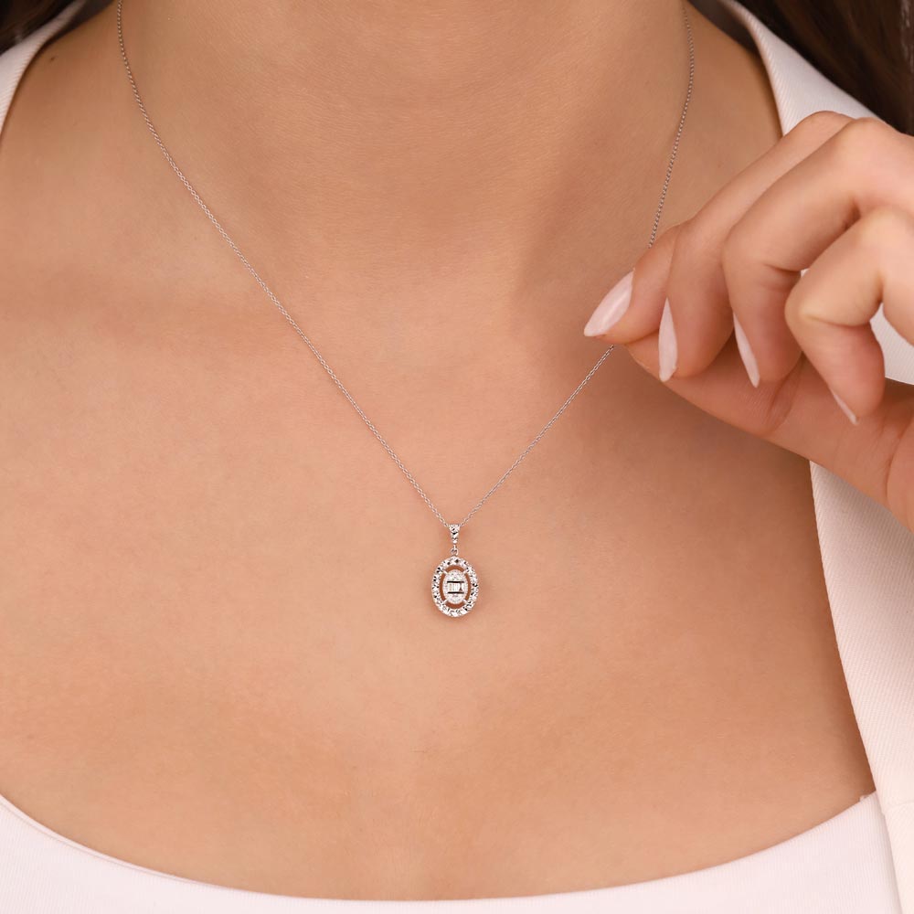 0,05 Karat Pırlanta Kalem İşlemeli Oval Baget Kolye - LP02270