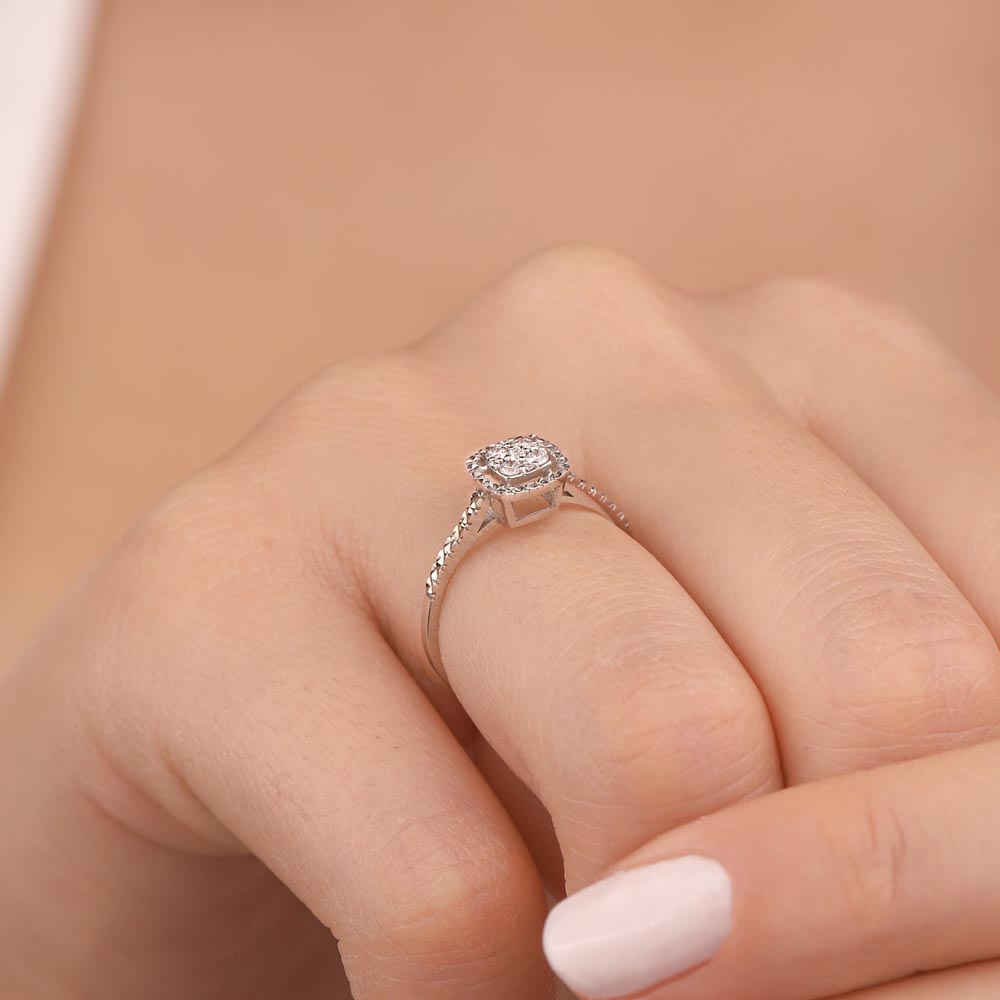 0.12 Karat Pırlanta Kalem İşlemeli Coronet Yüzük - LP03625