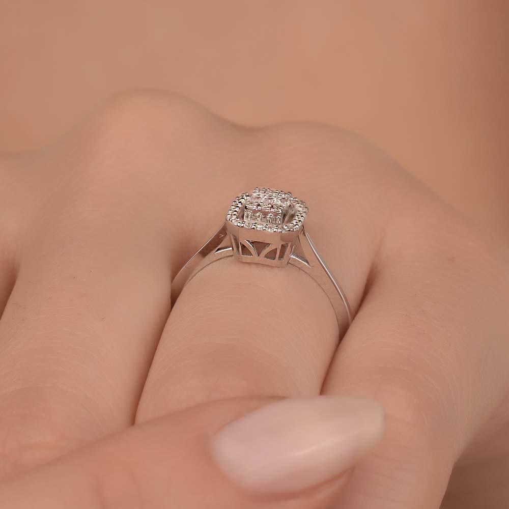 0.15 Karat Pırlanta Flora Baget Yüzük - LP09818