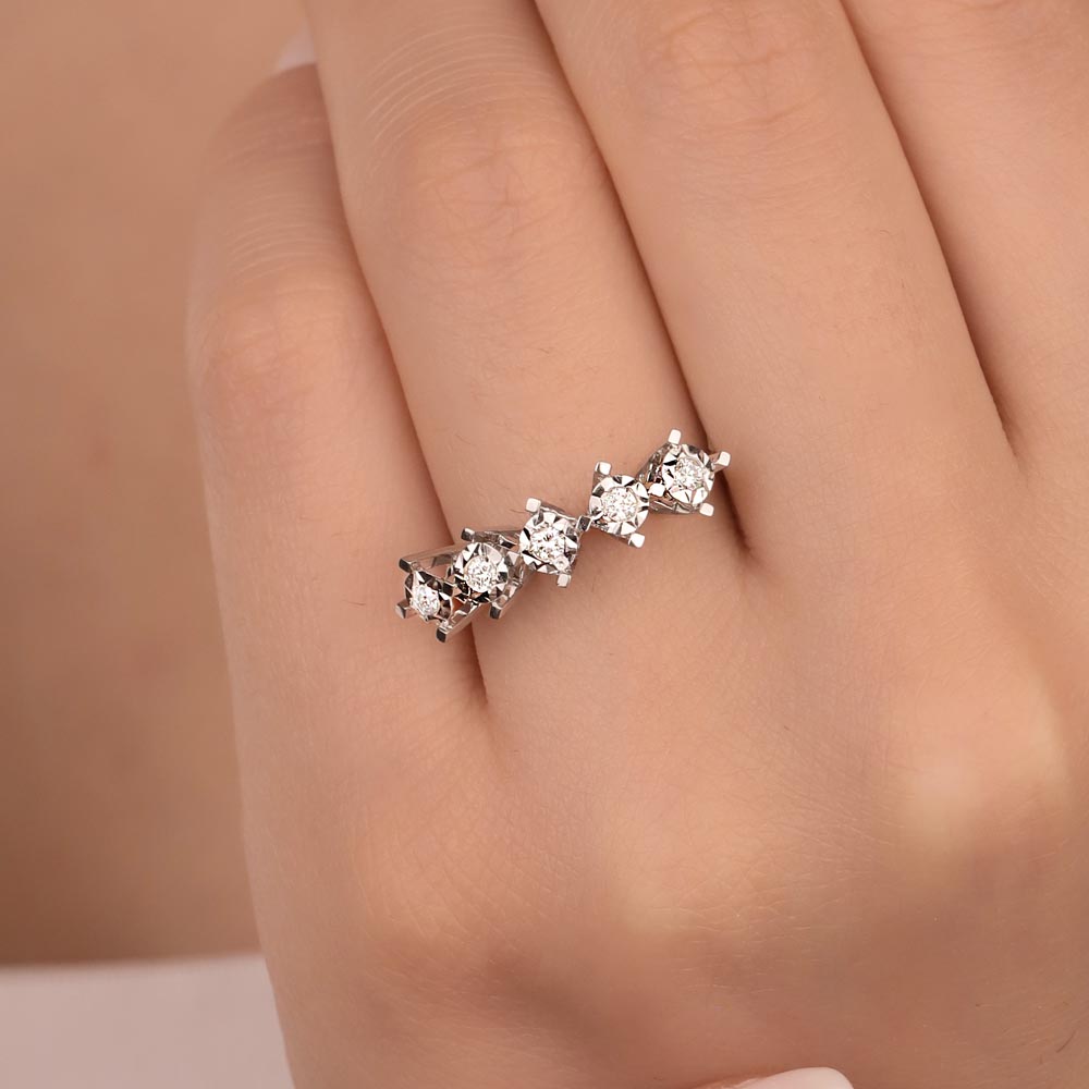 Beştaş Yüzükler 0,15 Karat Pırlanta Kalem İşlemeli Beştaş Yüzük