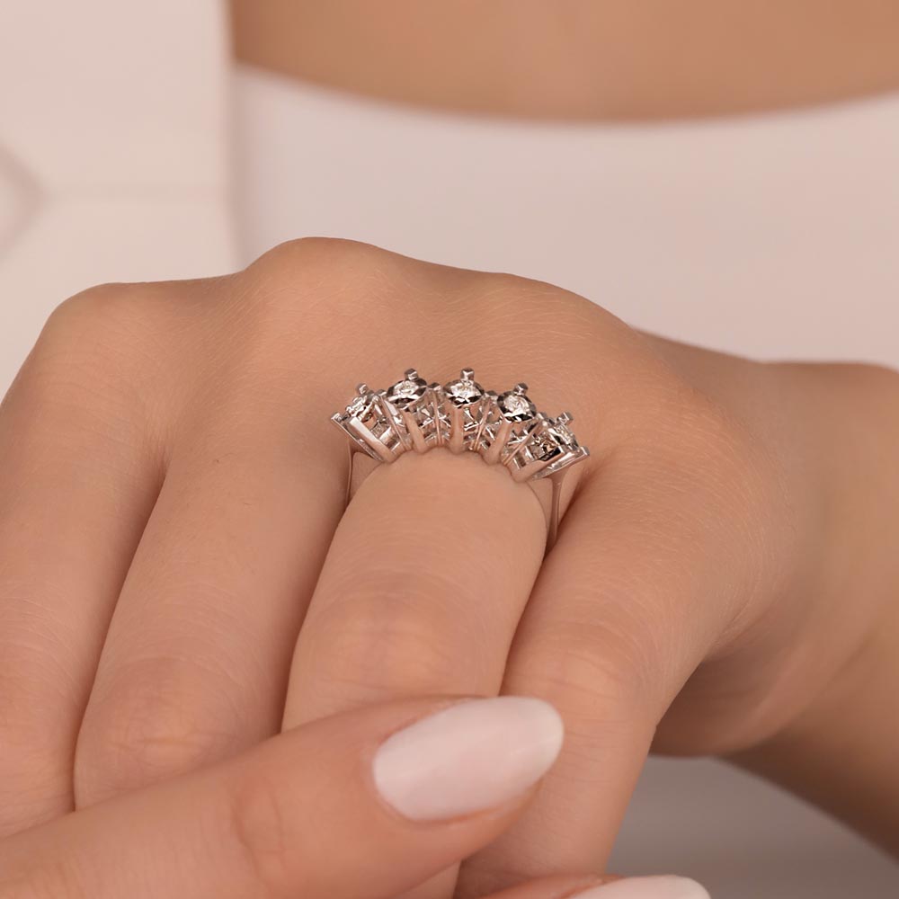 Beştaş Yüzükler 0,15 Karat Pırlanta Kalem İşlemeli Beştaş Yüzük