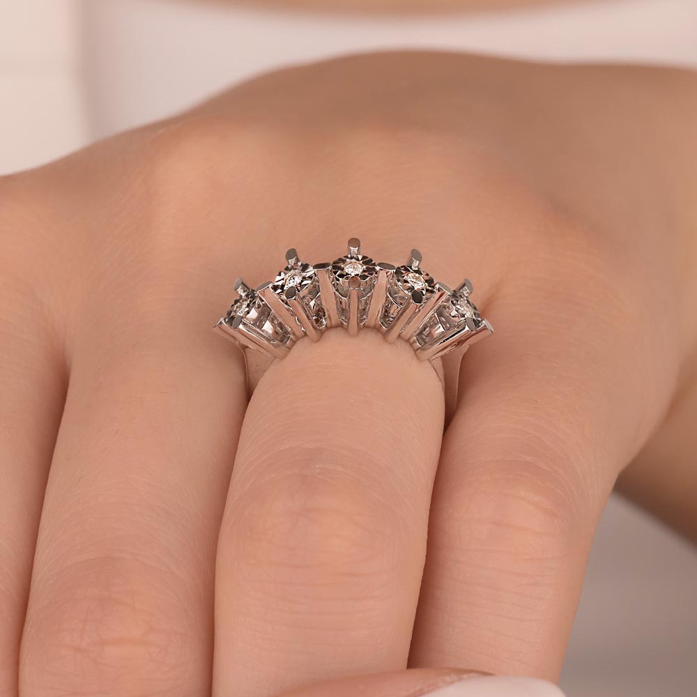 Beştaş Yüzükler 0,15 Karat Pırlanta Kalem İşlemeli Beştaş Yüzük