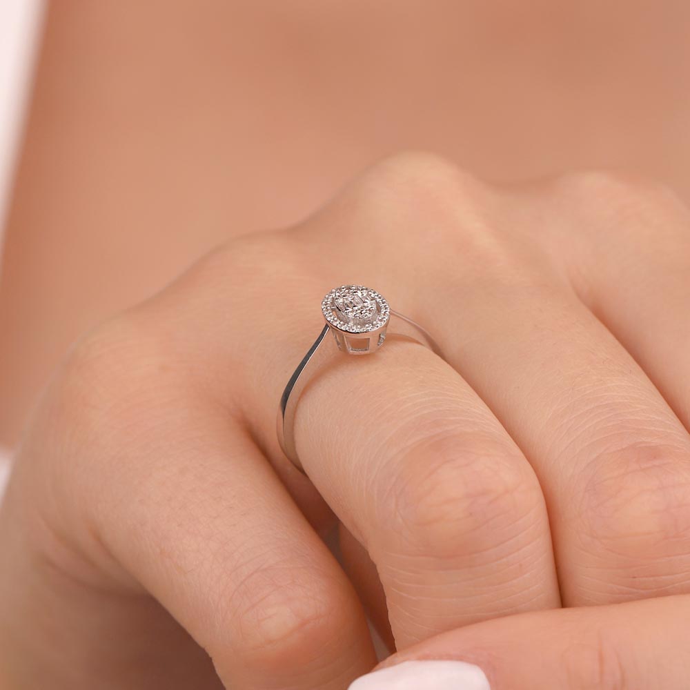 0.15 Karat Pırlanta Oval Baget Yüzük - LP02968