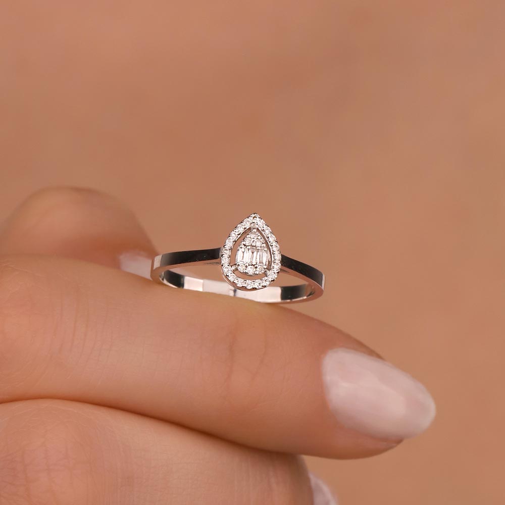 0.16 Karat Pırlanta Damla Baget Yüzük - LP04704