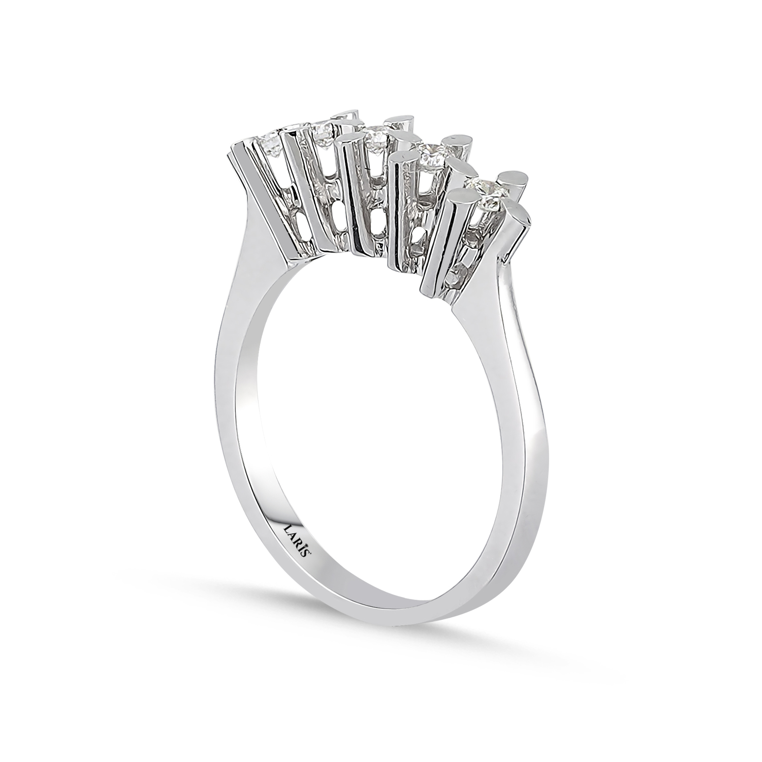 0,20 Karat Pırlanta Badem Tırnak Serene Beştaş Yüzük - LP00049