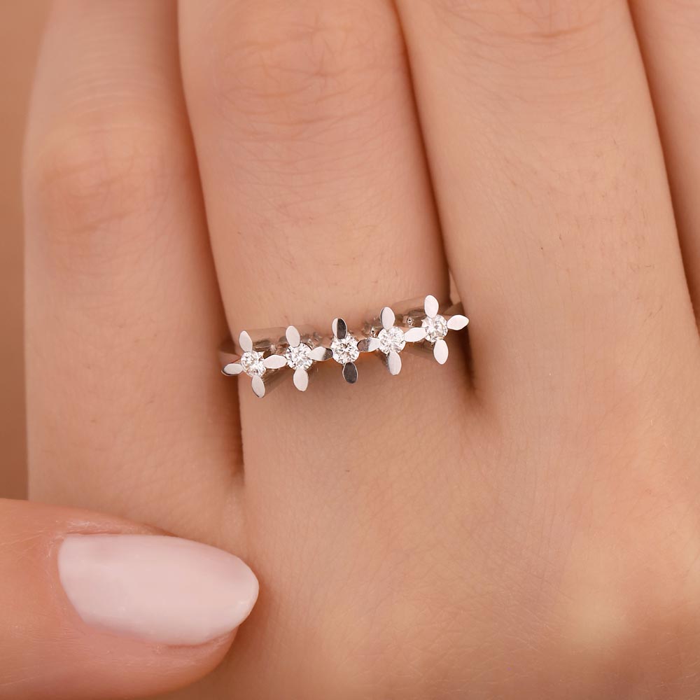 0,20 Karat Pırlanta Badem Tırnak Serene Beştaş Yüzük - LP00049