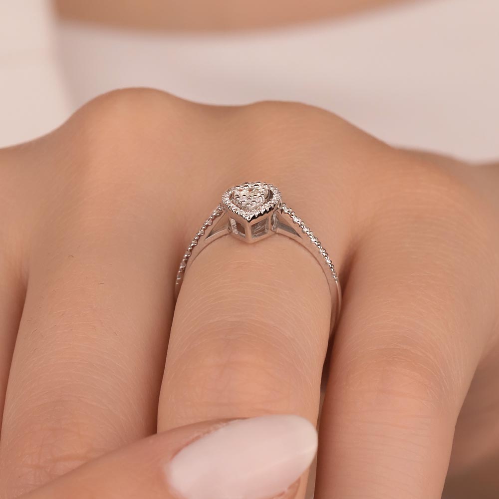 0,25 Karat Pırlanta Damla Baget Yüzük - LP04330