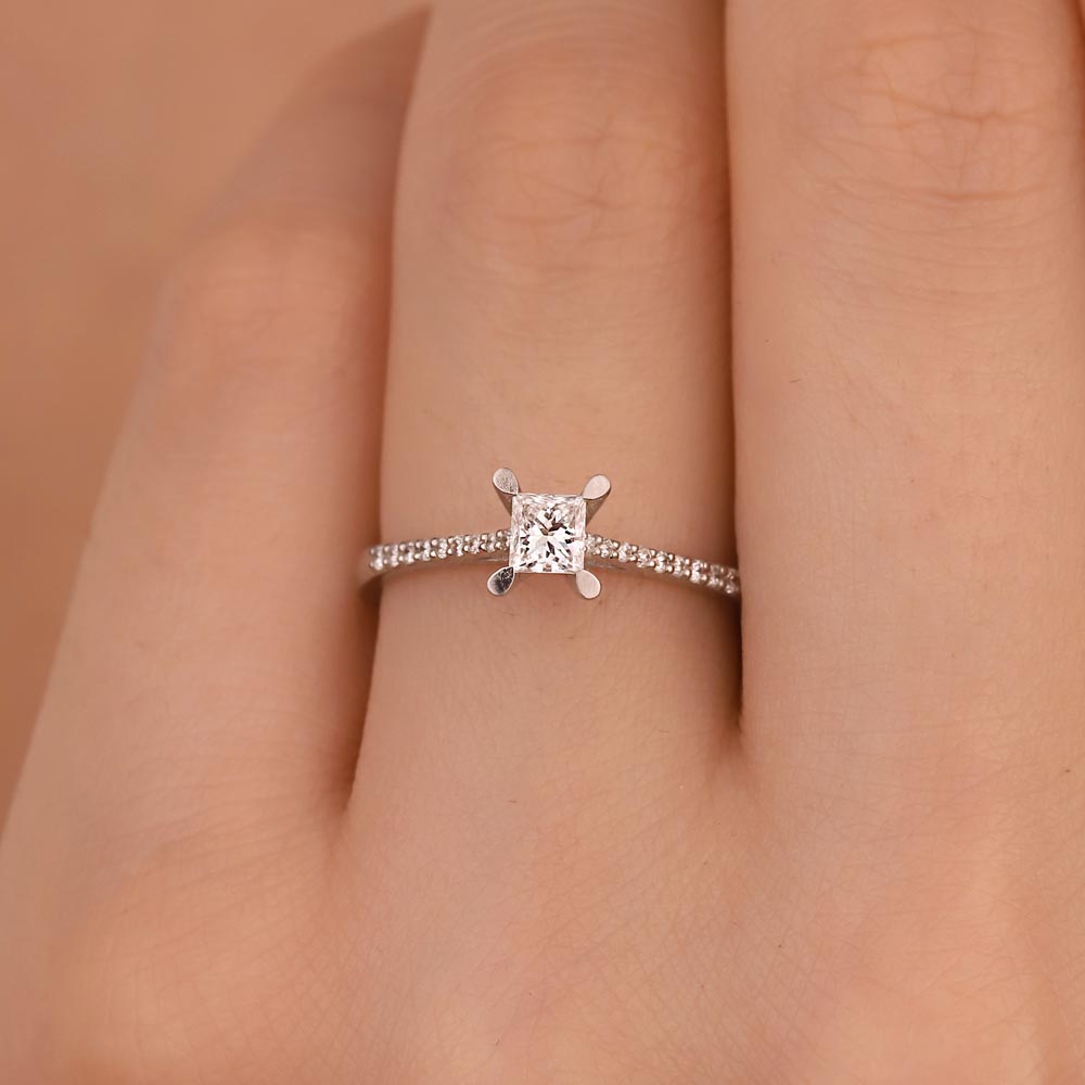 0,35 Karat Pırlanta Prenses Kesim Tektaş Yüzük - LP02505