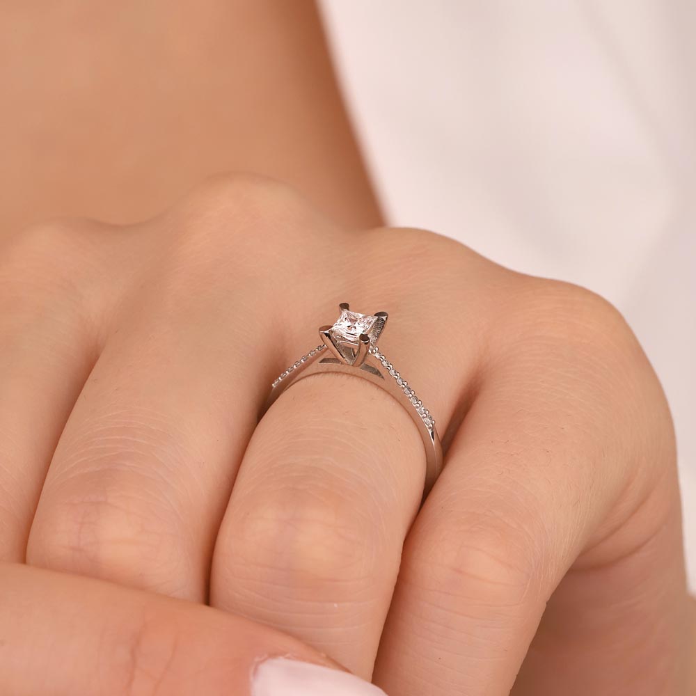 0,35 Karat Pırlanta Prenses Kesim Tektaş Yüzük - LP02505