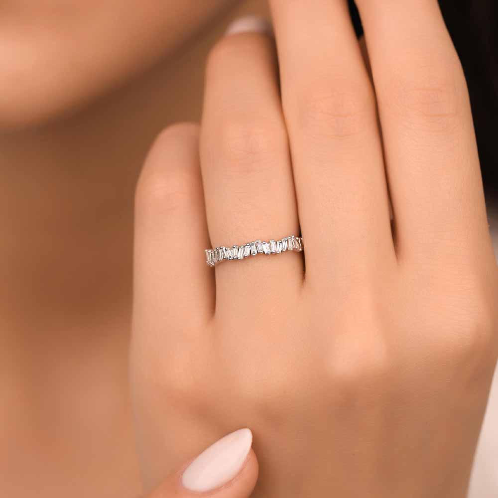 0.42 Karat Pırlanta Özel Tasarım Çapraz Baget Yarımtur Yüzük - LP09432