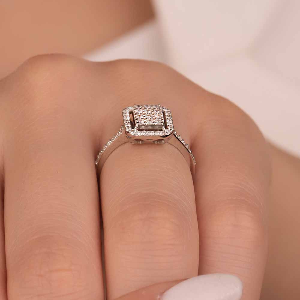 0,45 Karat Pırlanta Baget Görünümlü Coronet Yüzük - LP10568