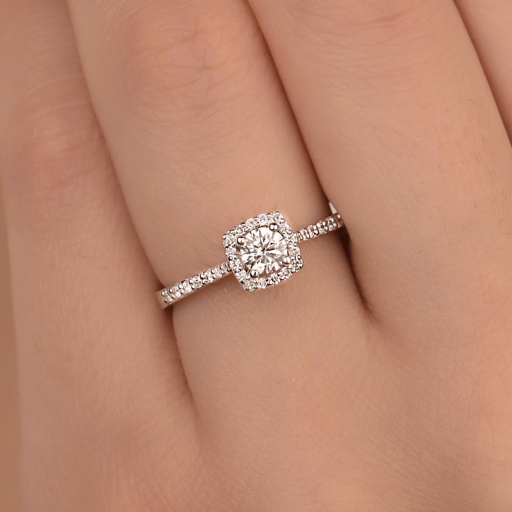 0.45 Karat Pırlanta Özel Tasarım Halo Tektaş Yüzük - LP04033