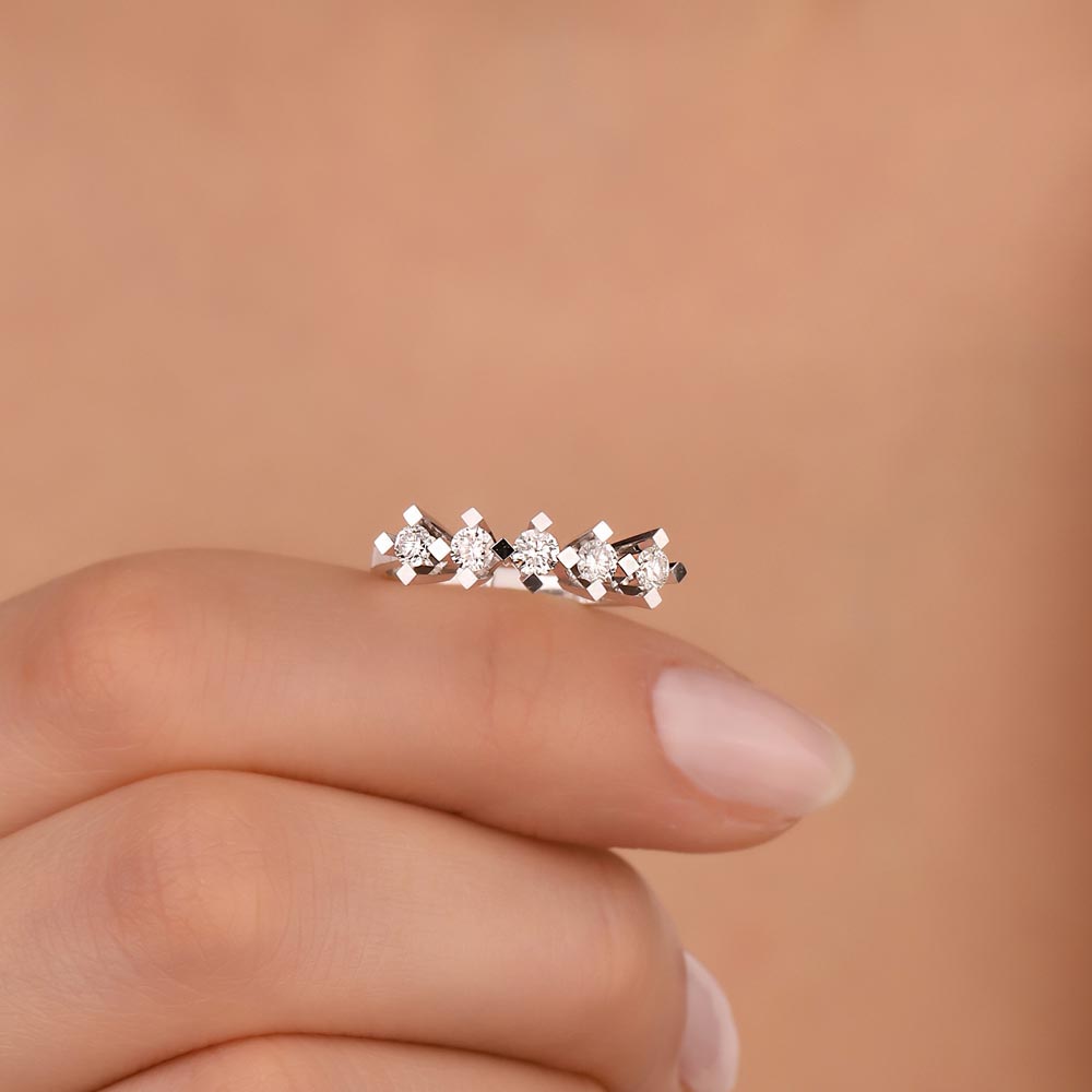 Beştaş Yüzükler 0.50 Karat Pırlanta Kare Tırnak Valiente Beştaş Yüzük