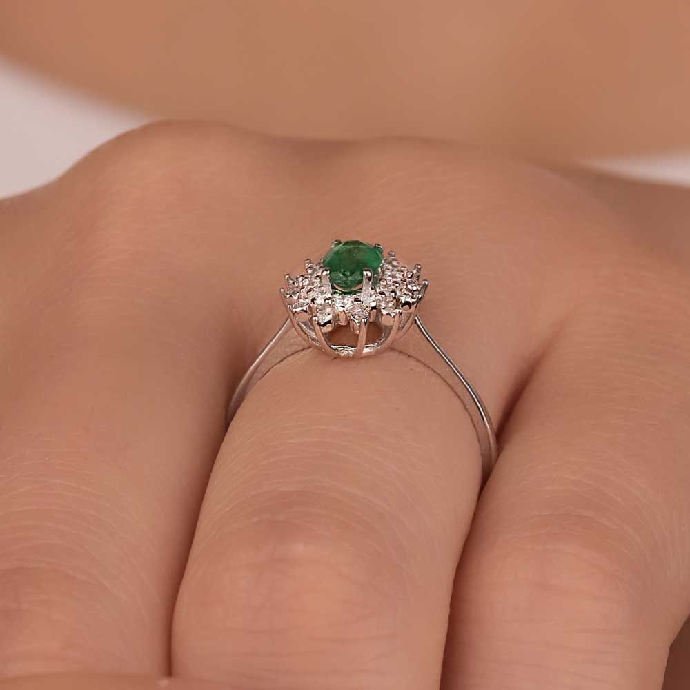 0,52 Karat Pırlanta Oval Jasmine Zümrüt Yüzük - LP03508
