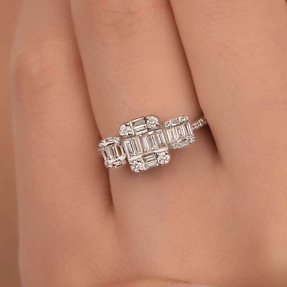 0.55 Karat Pırlanta Özel Tasarım Baget Yüzük - LP02925