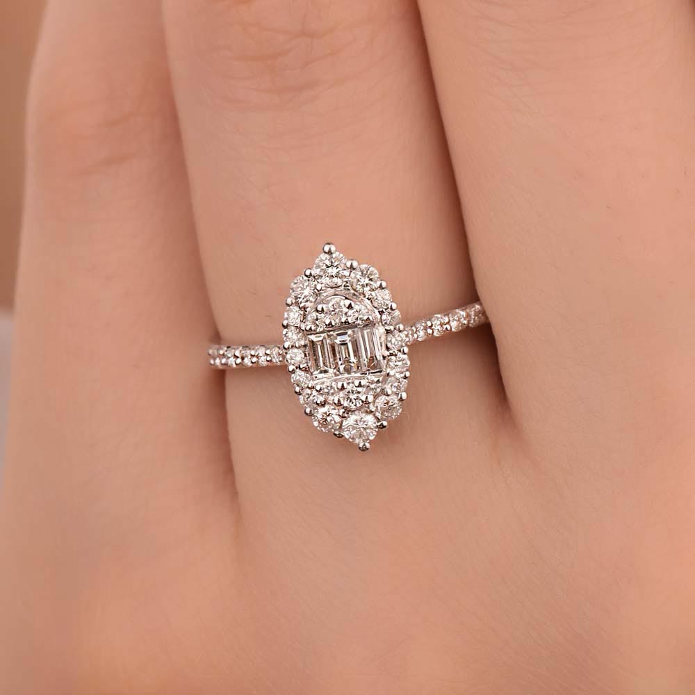 0.59 Karat Pırlanta Özel Tasarım Baget Yüzük - LP07213