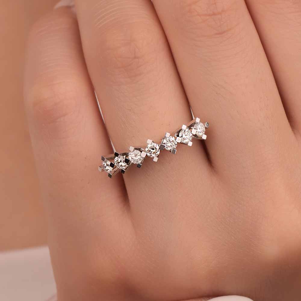 0,67 Karat Pırlanta Yedi Taş Yüzük - LP05383