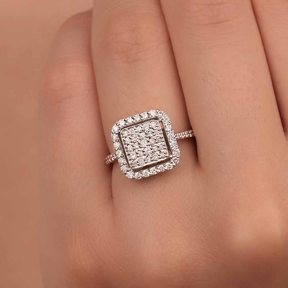 0,69 Karat Pırlanta Baget Görünümlü Coronet Yüzük - LP05245