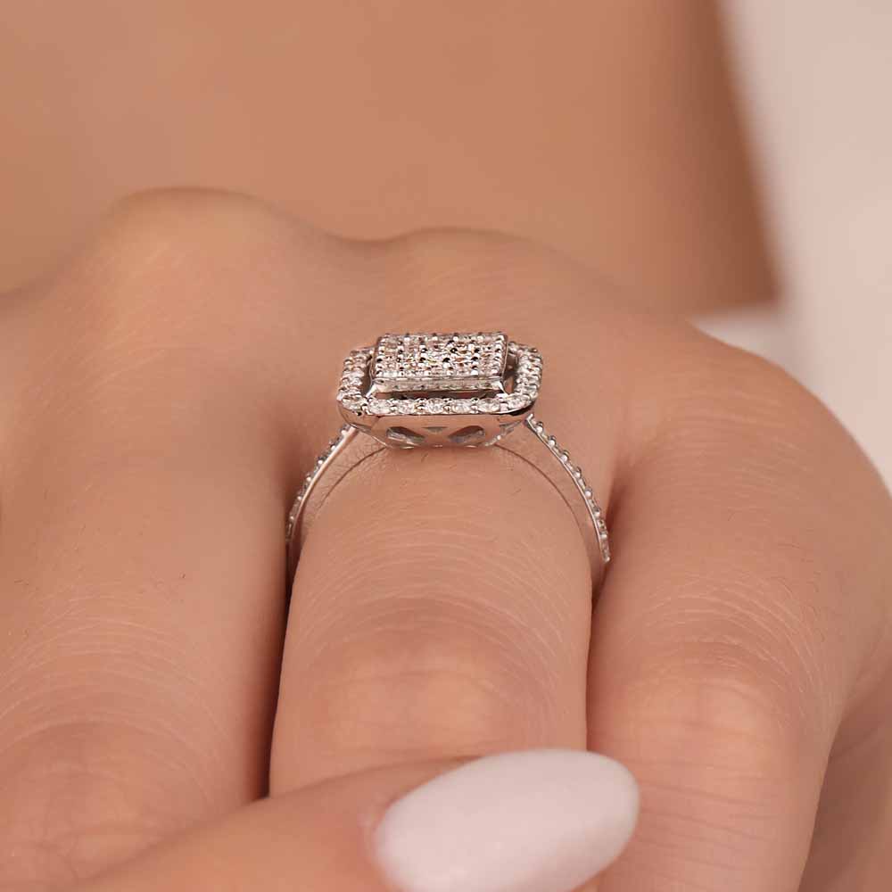 0,69 Karat Pırlanta Baget Görünümlü Coronet Yüzük - LP05245