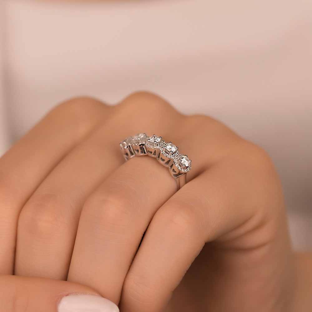 0,85 ct. Pırlanta Beştaş Halo Yüzük - LP10534