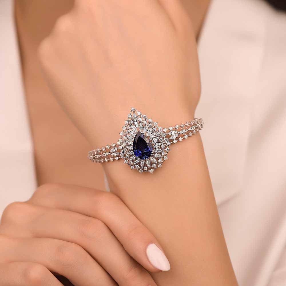 11,33 Karat Pırlanta Özel Tasarım Damla Safir Kelepçe Bileklik - LP05579